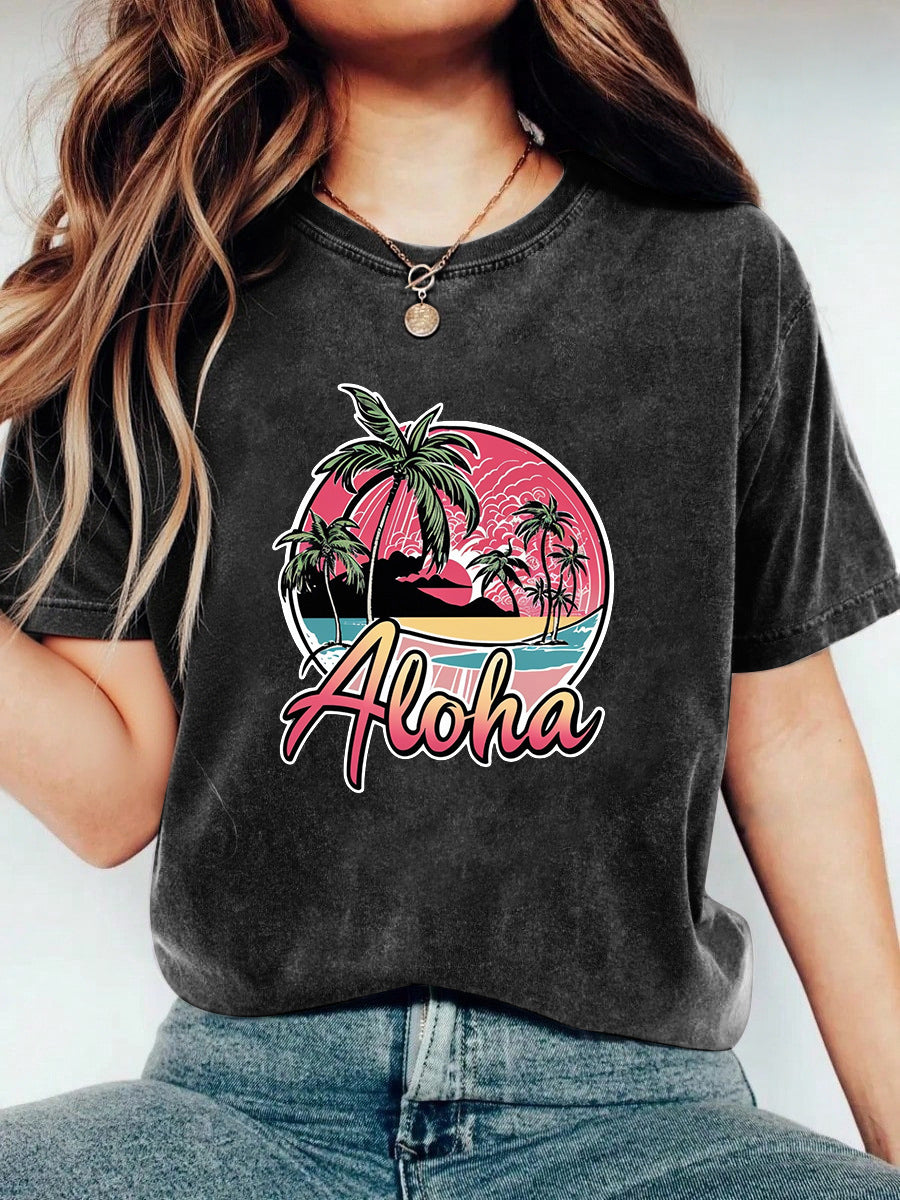 Women's Coconut Tree-printed Top With A Round Neck, Loose Fit And Short Sleeves