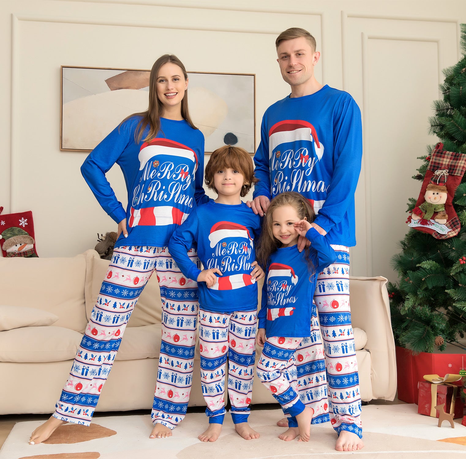 Blauw en wit vrolijk kerstfeest bijpassende familie pyjama set