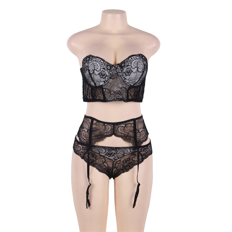 Plus Size Strapless Bra & Garter Set