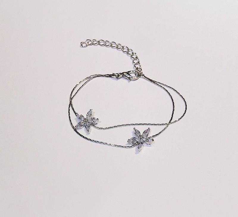 Floral Fix Double Chain Bracelet - Theone Apparel