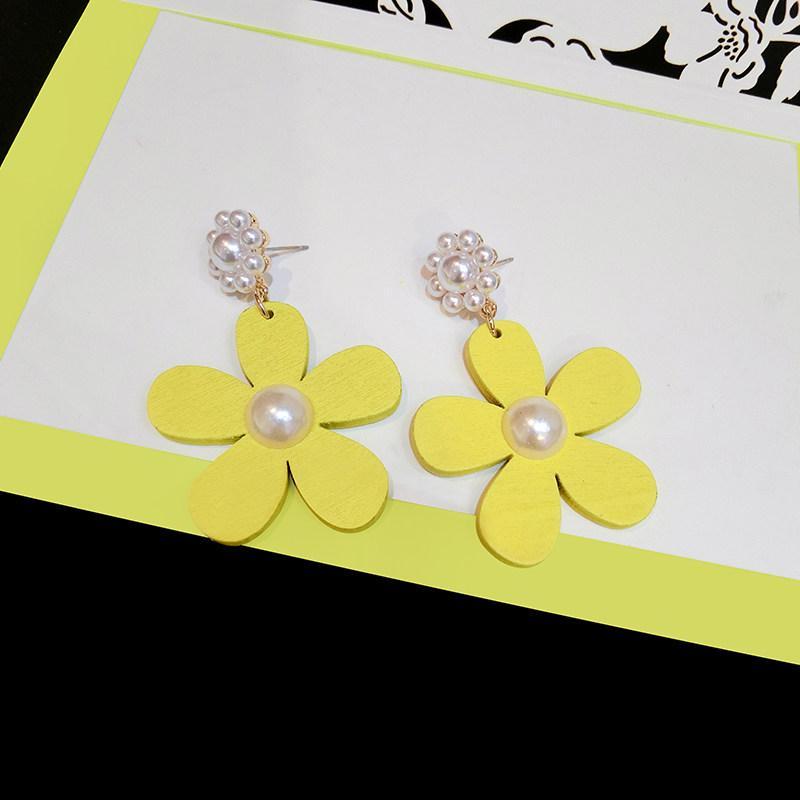 Pink Pearl Daisy Flower Earrings-Yellow-Theone Apparel
